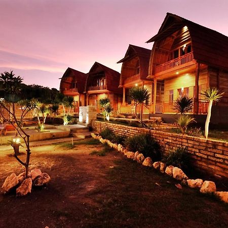 Adara Beach Huts Batununggul المظهر الخارجي الصورة